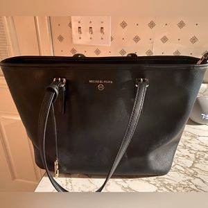 Legitimate Michael Kors: Charlotte large Saffiano leather zip tote bag